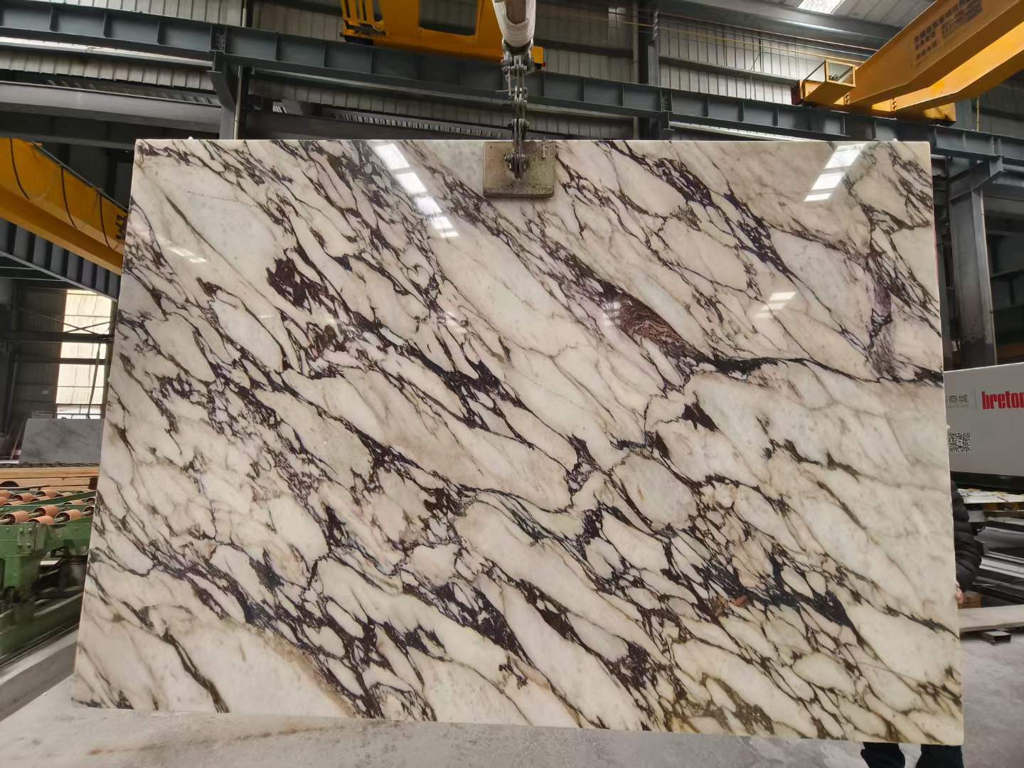 Why travertine stone is popular?