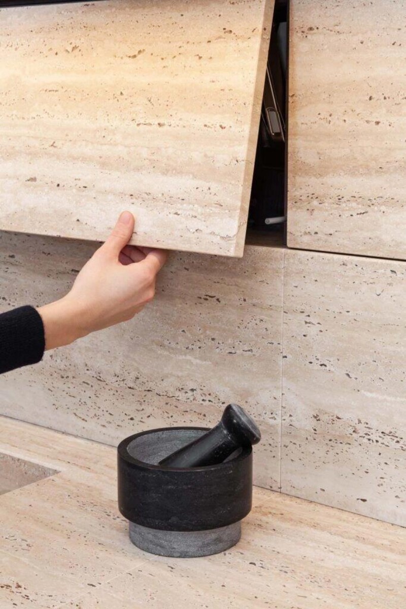 Travertine Stone Seal holes or not?