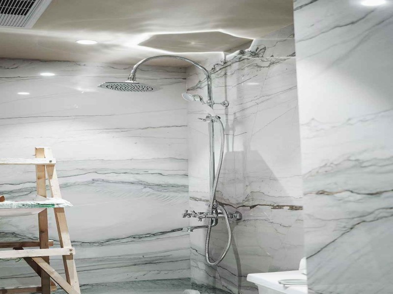 white macaubas quartzite bathroom tiles